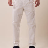 Pantalone modello chino in tessutocotone  raso saten con risvolto e pence. CON2518425 OFF WHITE CONSENSO Uomo 