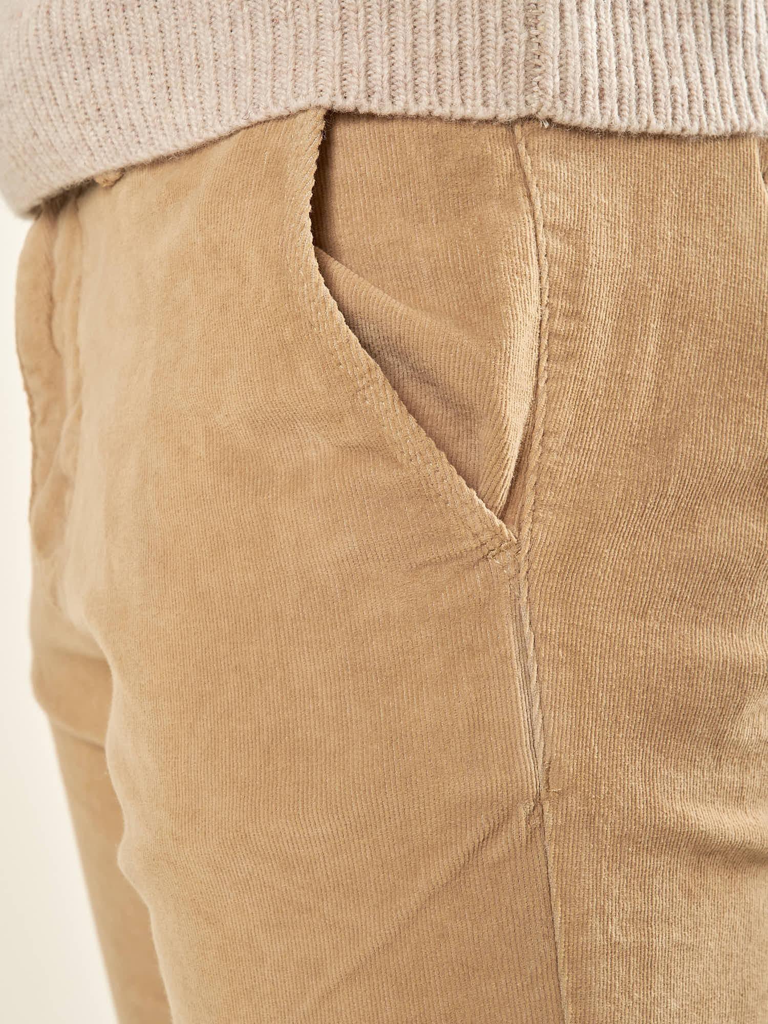 Pantalone Uomo Invernale in Velluto 1000 Righe. Eleganza Classica e Comfort Moderno. M49436 CAMEL GUY 