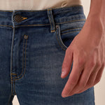Bermuda Uomo in Jeans Elasticizzato 5 Tasche. DM9387 MEDIUM BLUE DATCH 