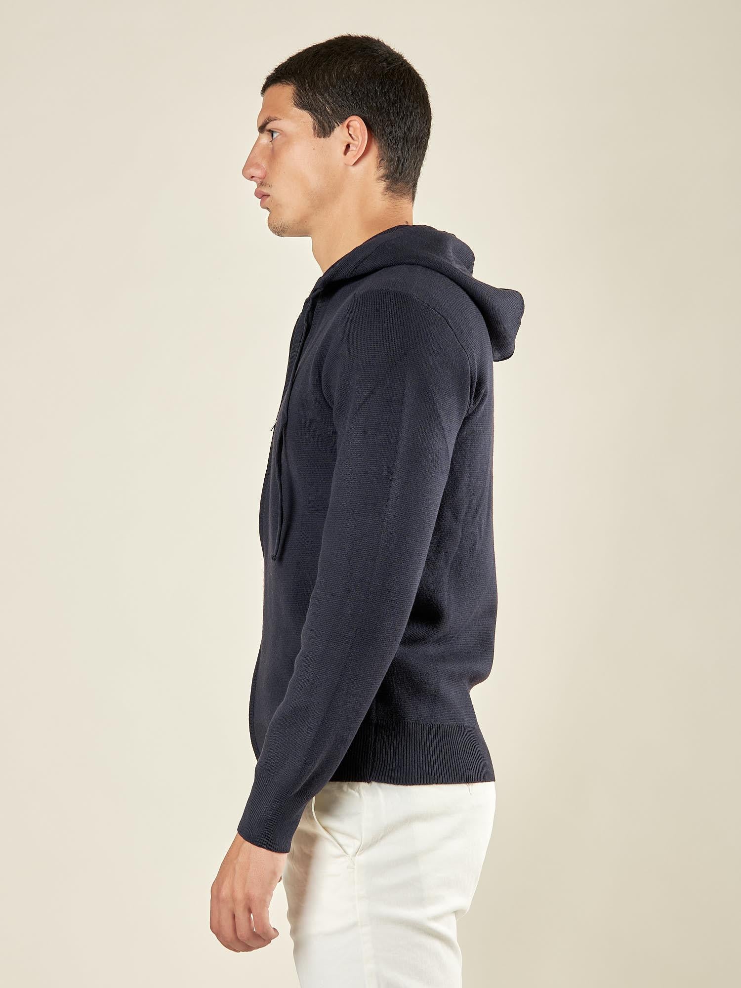Maglia Uomo Invernale in Misto Viscosa con Zip e Cappuccio. Stile Sportivo ed Eleganza Casual. CON4051225 NAVY CONSENSO 