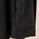 Blusa Donna Curvy Girocollo  Dettaglio in Metallo, Pience Frontali e Polsino Dritto. F708YBFSELE NERO Lizalù 