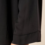 Blusa Donna Curvy Girocollo  Dettaglio in Metallo, Pience Frontali e Polsino Dritto. F708YBFSELE NERO Lizalù 