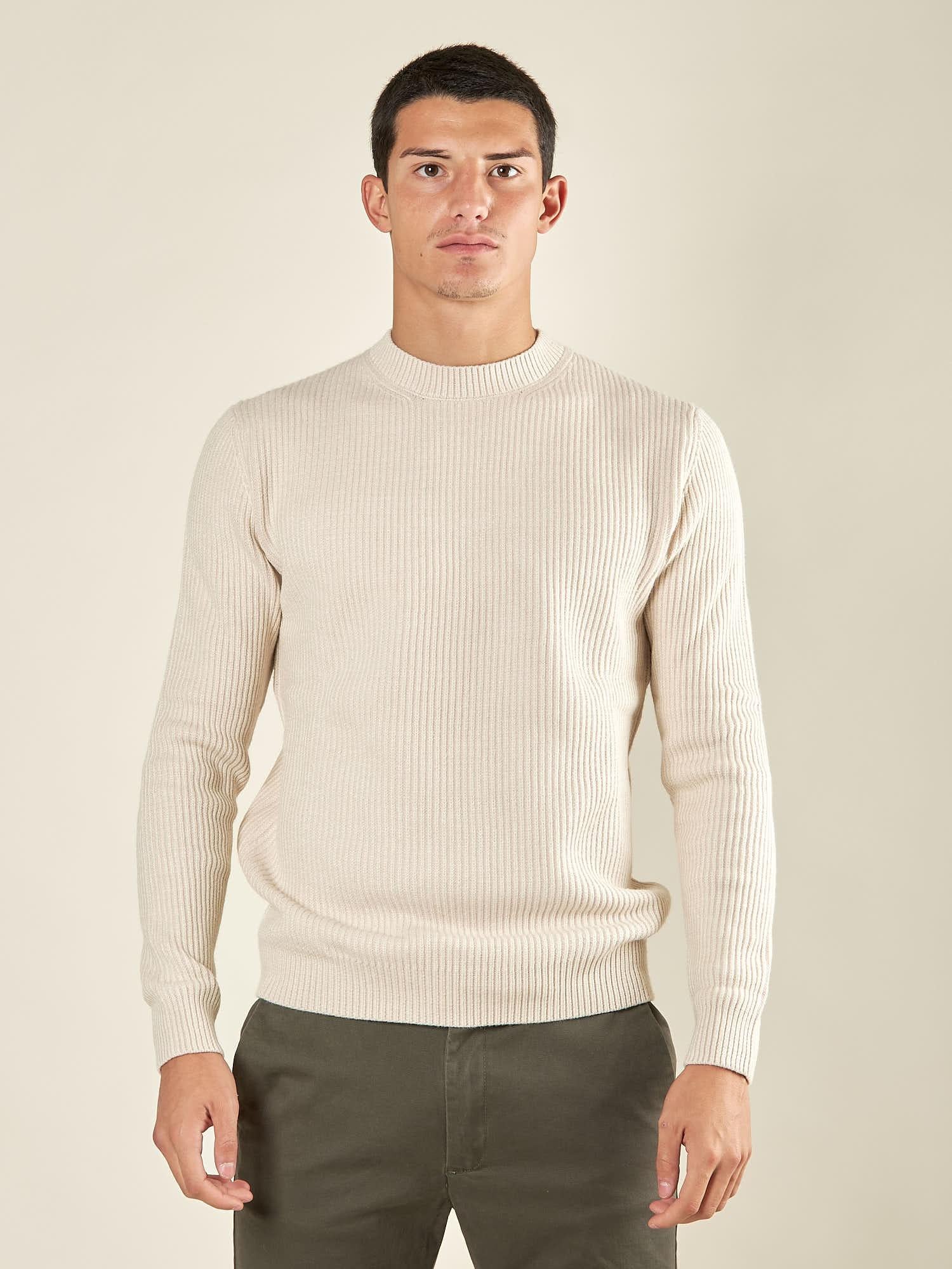 Maglia Uomo Invernale in Morbido Tessuto con Mezzo Collo Rigato. Eleganza e Comfort in un Solo Capo. DM9572 PANNA DATCH 