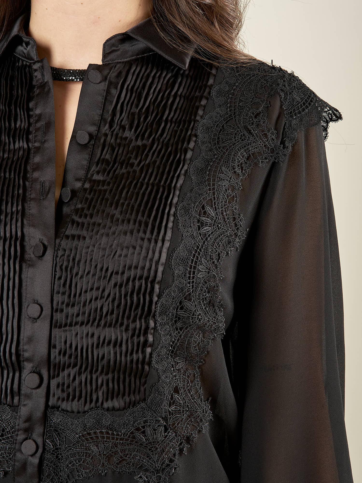 Camicia donna in voile con dettagli in raso e pizzo. Eleganza romantica e stile raffinato. CA003137 NERO ARTIGLI 