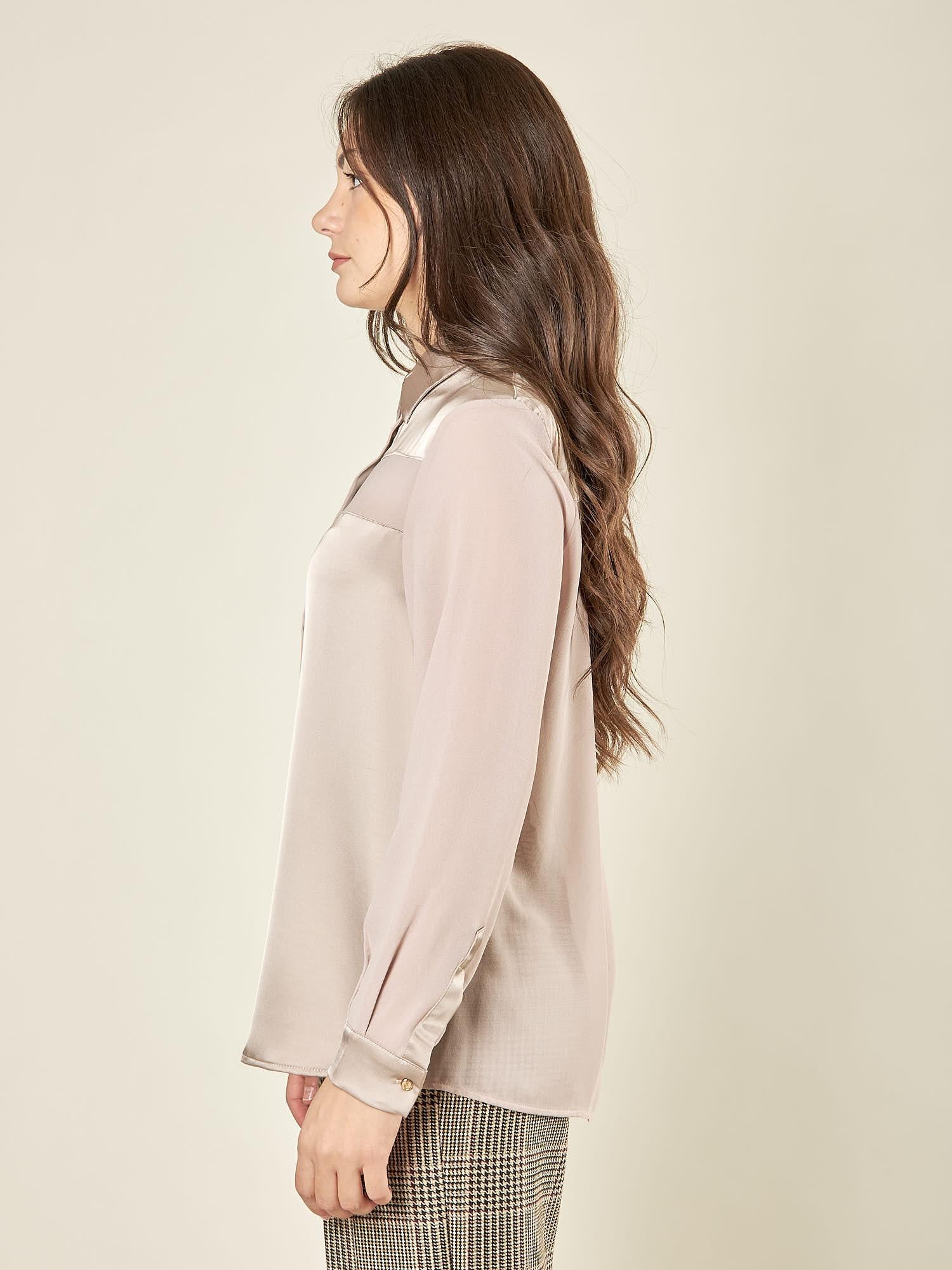 Camicia donna in georgette con inserti in raso. Bottoncini e polsini in raso. CA003056 TORTORA ARTIGLI 