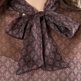 Casacca donna in voile microfantasia con collo a sciarpett. Leggerezza ed eleganza sofisticata. PG158M BORDEAUX EXTASY 
