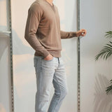 Maglia Uomo 100% Cotone Scollo a V a Manica Lunga  Eleganza Essenziale e Comfort Naturale CON3701900 NOCCIOLA CONSENSO 