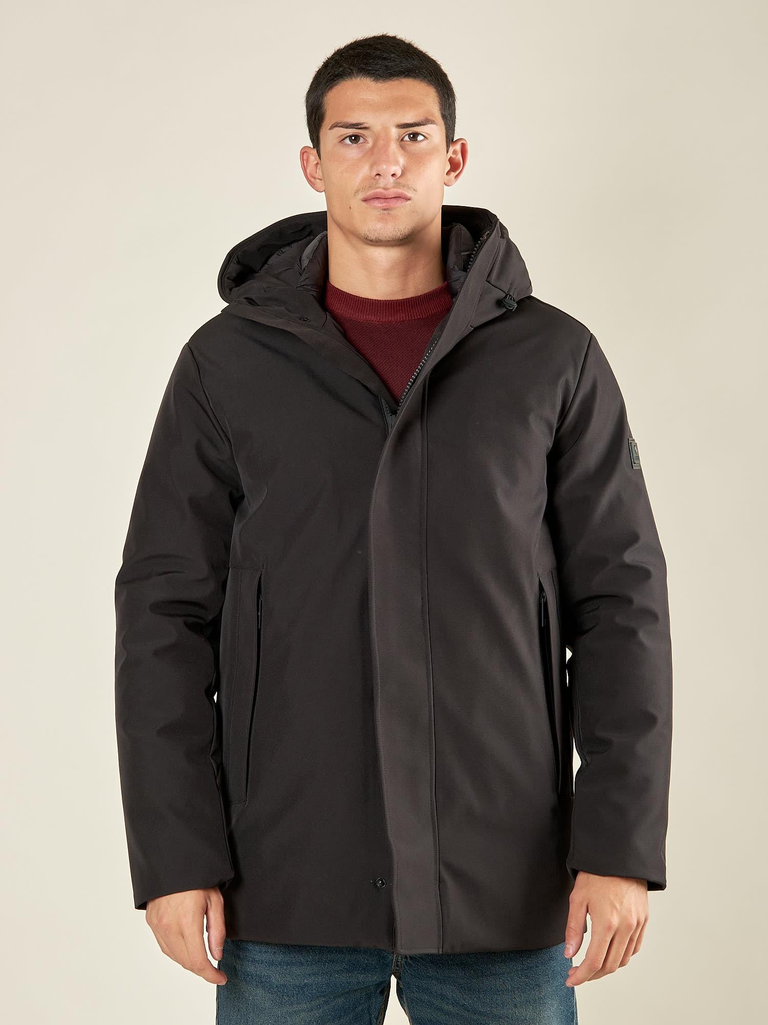 Giubbino Uomo Invernale Soft Shell con Cappuccio. Lunghezza Media. DM9623 NERO DATCH 