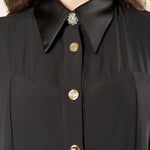Abito midi donna con abbottonatura frontale e dettagli in raso. Eleganza romantica e stile raffinato. AB003215 NERO ARTIGLI 
