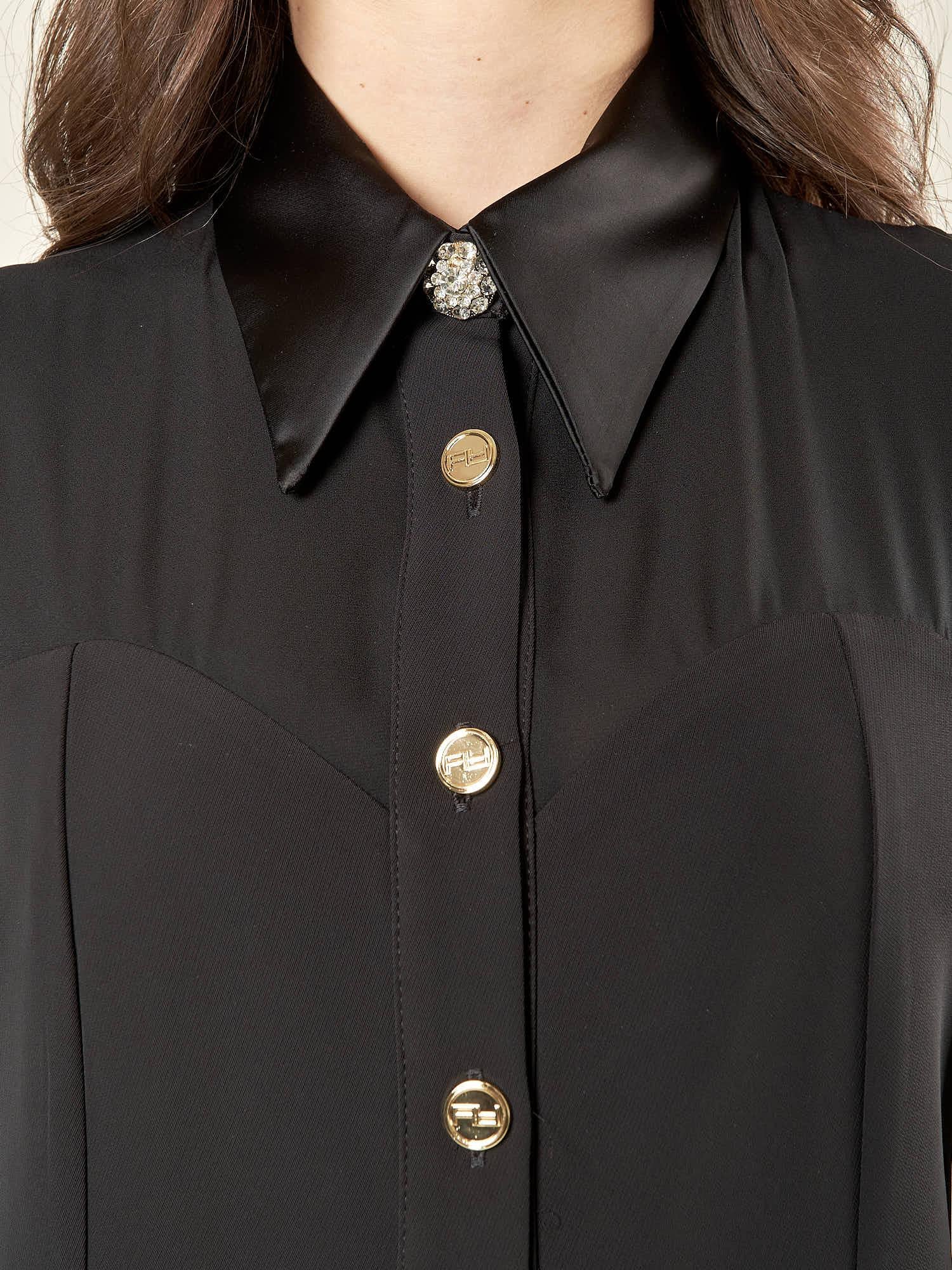 Abito midi donna con abbottonatura frontale e dettagli in raso. Eleganza romantica e stile raffinato. AB003215 NERO ARTIGLI 