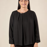 Blusa Donna Curvy Girocollo  Dettaglio in Metallo, Pience Frontali e Polsino Dritto. F708YBFSELE NERO Lizalù 