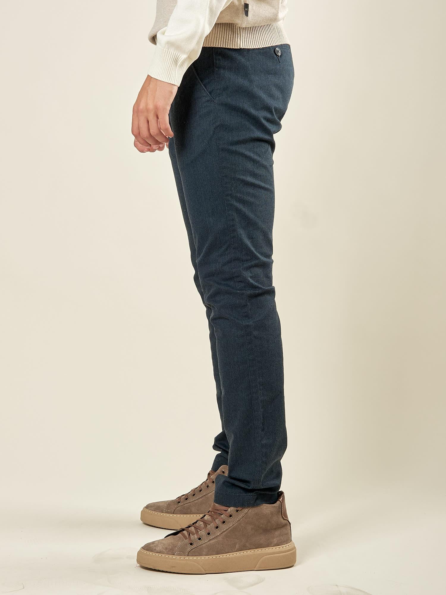 Pantalone Uomo Invernale in Tessuto Operato Elasticizzato. Eleganza e Comfort per la Stagione Fredda. M49444 BLU GUY 