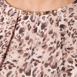 Blusa Donna Curvy Girocollo  Fantasia Animalier con Dettaglio Collana e Pience Comfort. F708YBFSAMU NERO Lizalù 