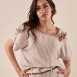 Maglia Donna a righe con maniche corte e bottoni decorativi e spilla. PG357M/EC BEIGE EXTASY 