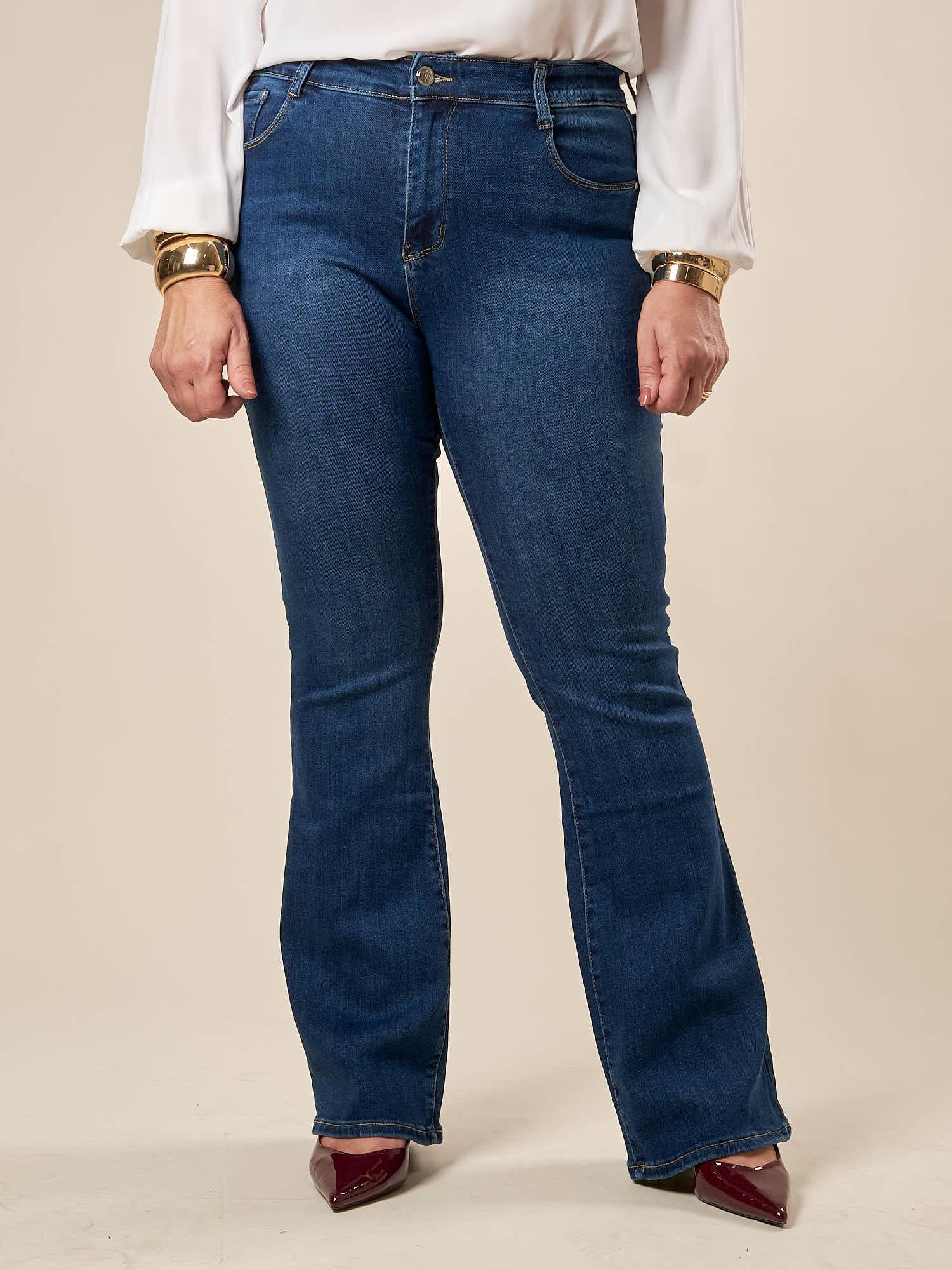 Jeans Donna Curvy a Zampa Elasticizzato Push-Up  Cinque Tasche | Slancia, Modella, Valorizza. F883YBFLZ1071 JEANS Lizalù 