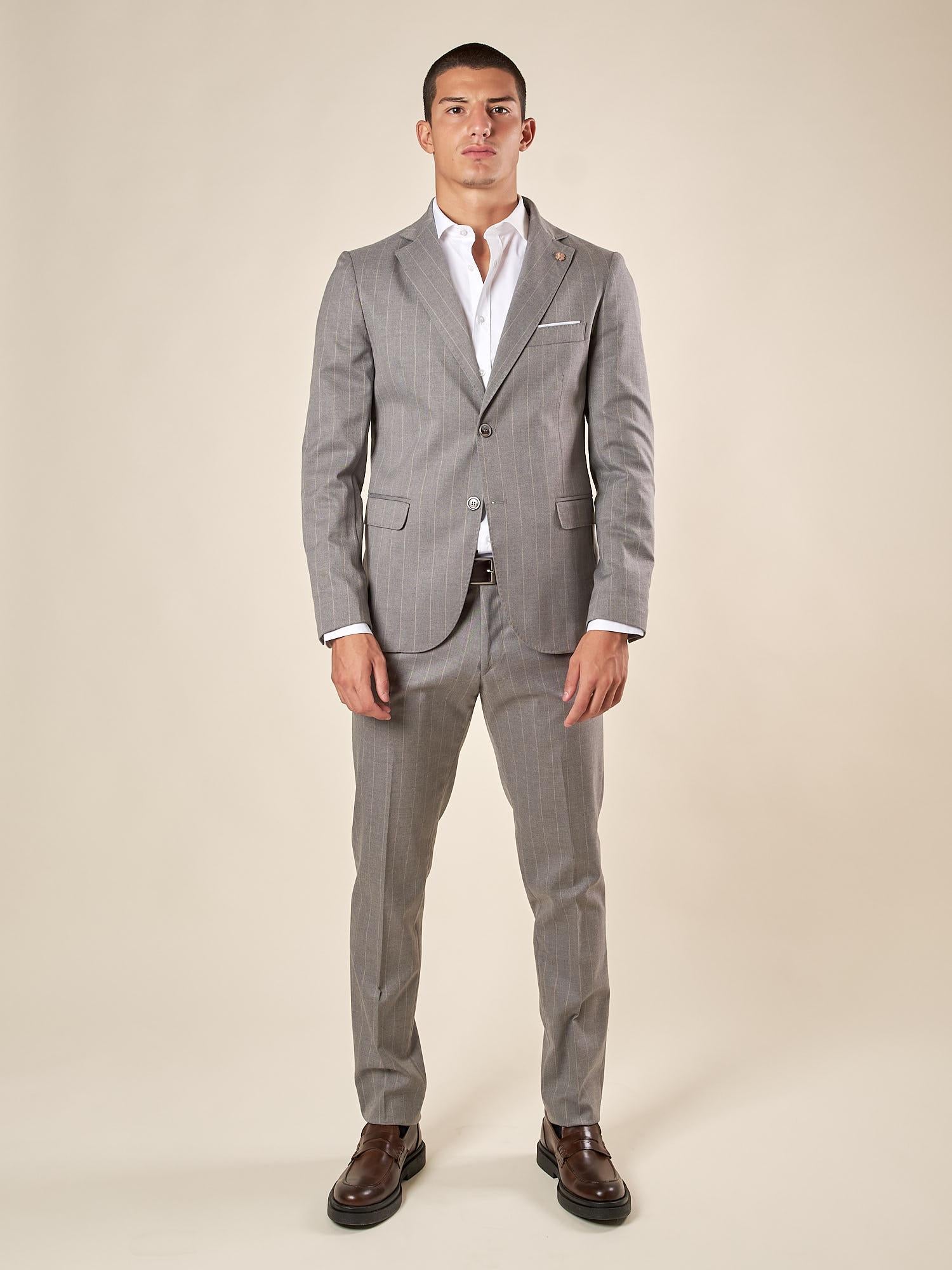Abito da Uomo Gessato  Giacca Foderata con Pattine e Pantalone con Tasche allAmericana, Vestibilità Regular OC1F2W5A03 GRIGIO OVER-D 