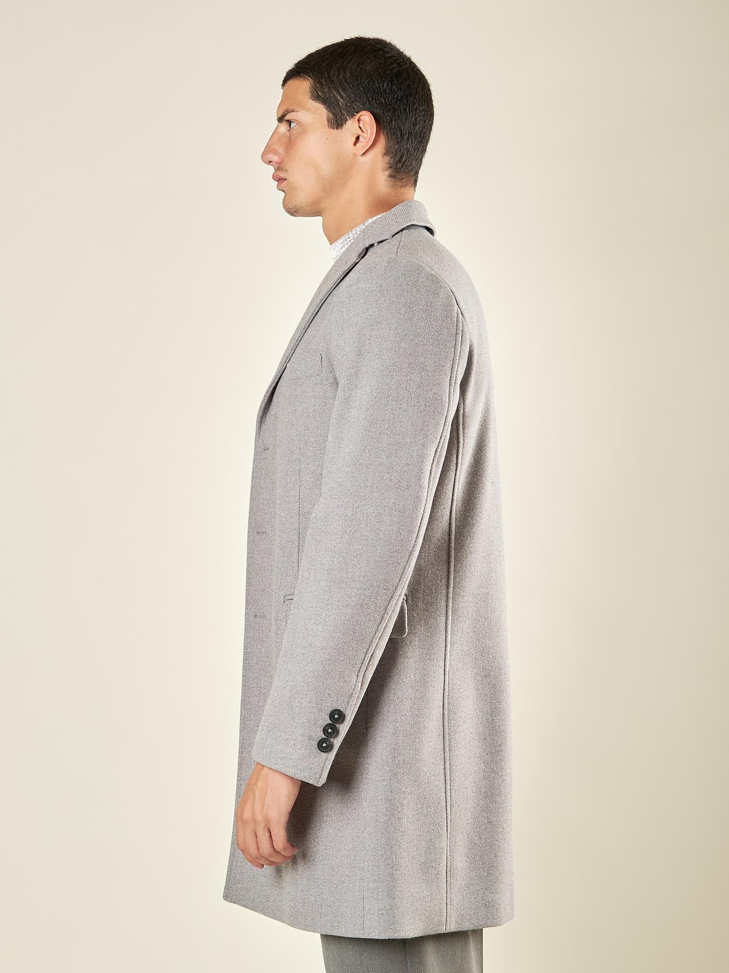 Cappotto Uomo Modello Baronetto. Eleganza Classica e Stile Contemporaneo CP10H PERLA HAMAKI-HO 