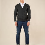 Cardigan Uomo manica lunga in misto viscosa. Eleganza rilassata e comfort naturale. CON/3005900 VERDE BOTTIGLIA CONSENSO 