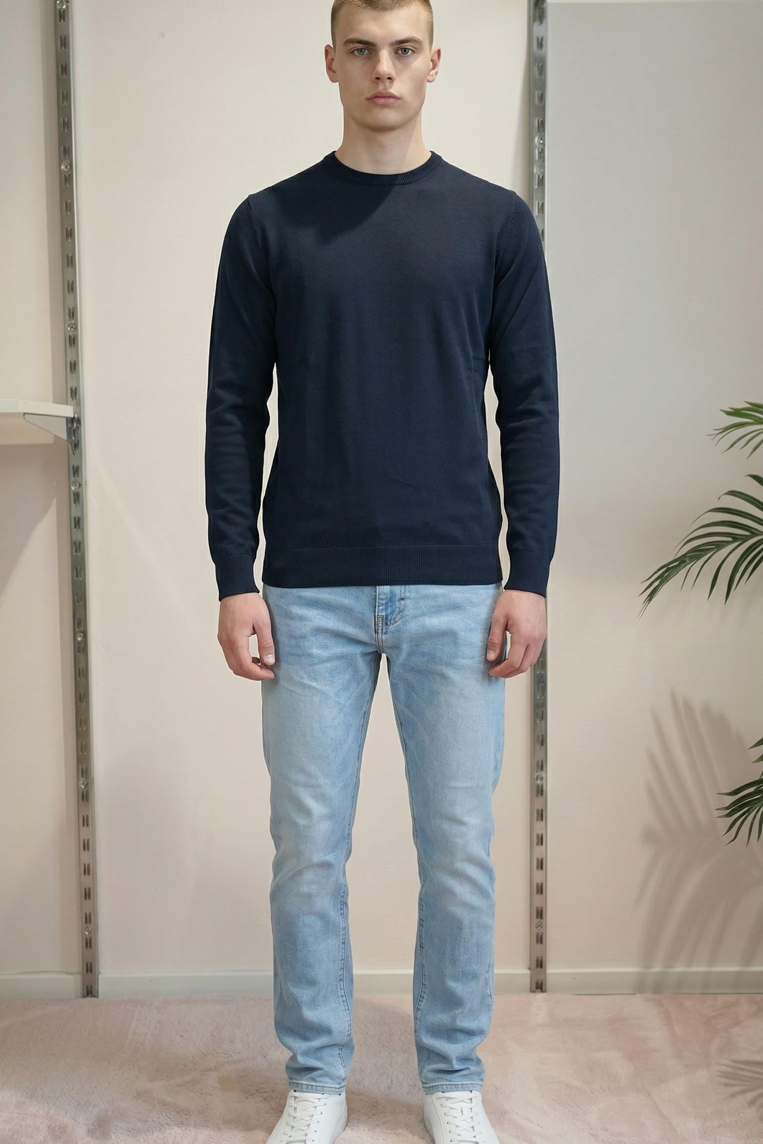Maglia Uomo 100% Cotone a Manica Lunga  Comfort Naturale e Stile Versatile CON3700900 NAVY CONSENSO Uomo 