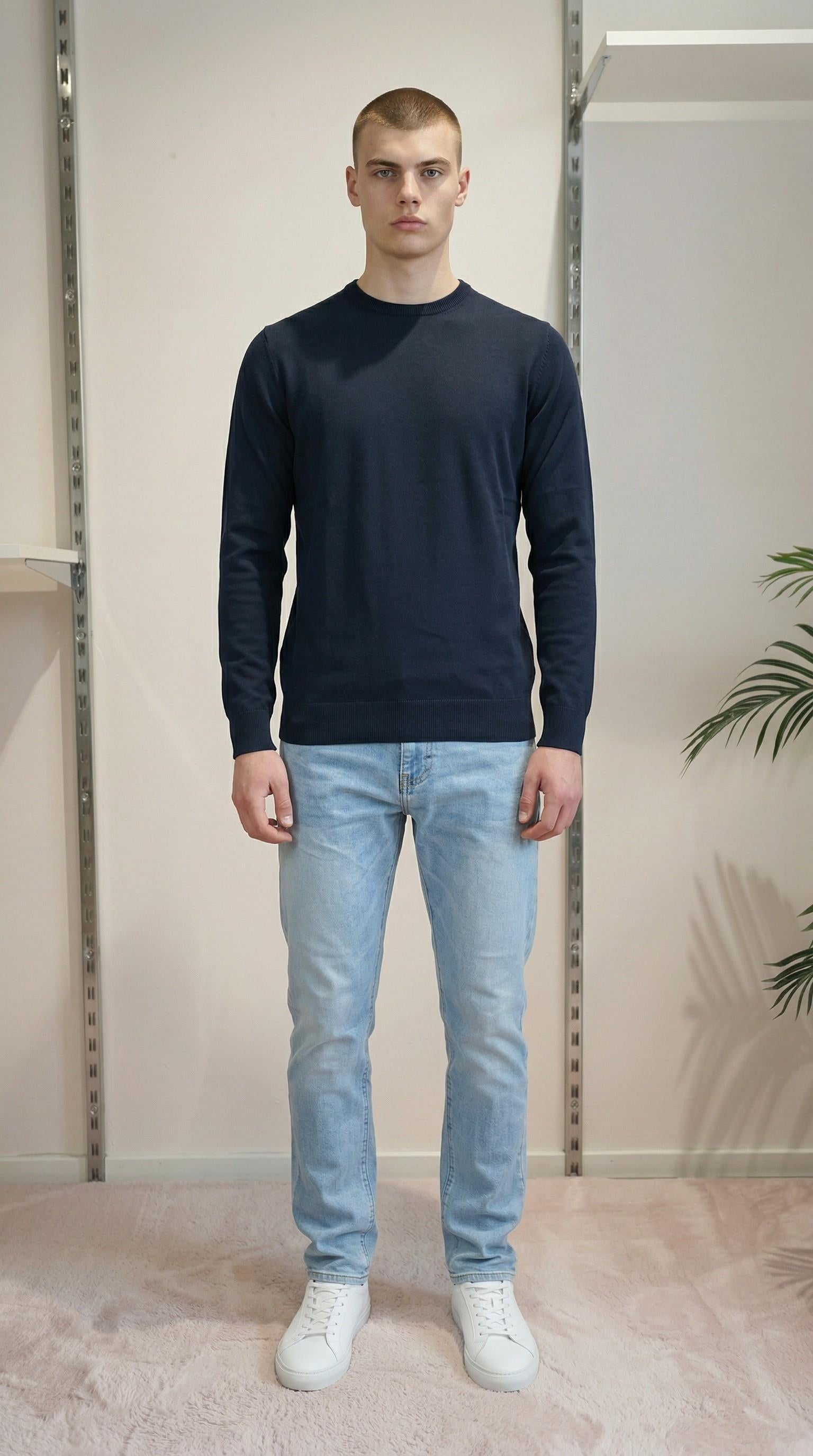 Maglia Uomo 100% Cotone a Manica Lunga  Comfort Naturale e Stile Versatile CON3700900 NAVY CONSENSO Uomo 