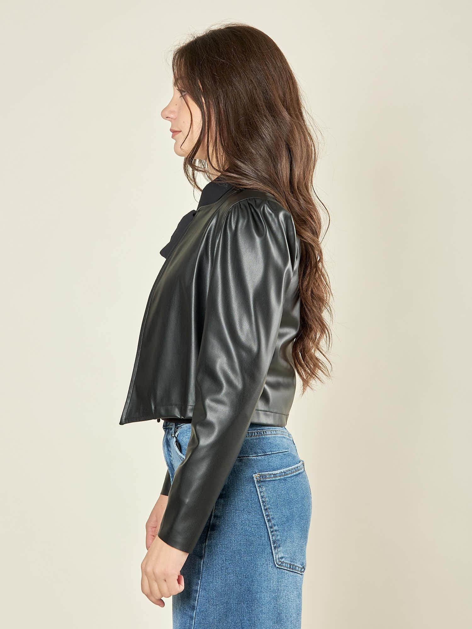 Giacca donna corta in ecopelle. GI003626 NERO ARTIGLI 