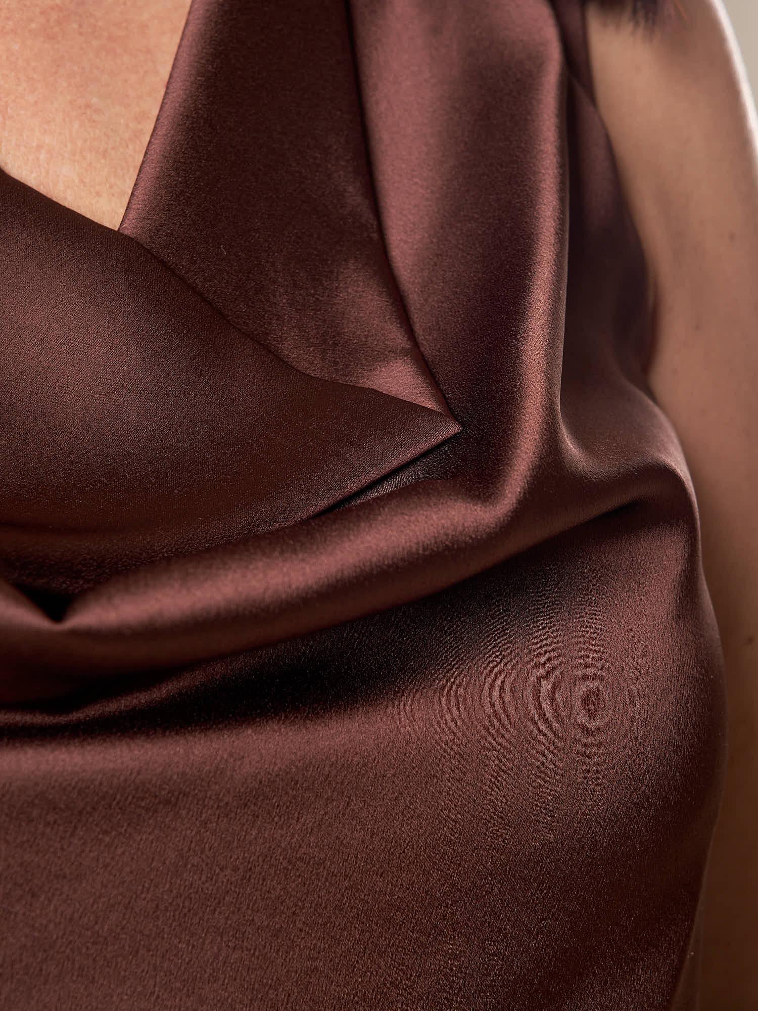 Top Donna Curvy con Giromanica e Scollo Morbido  Raso Davanti, Maglina Lurex Dietro. F453YBFKABUL MORO Lizalù 