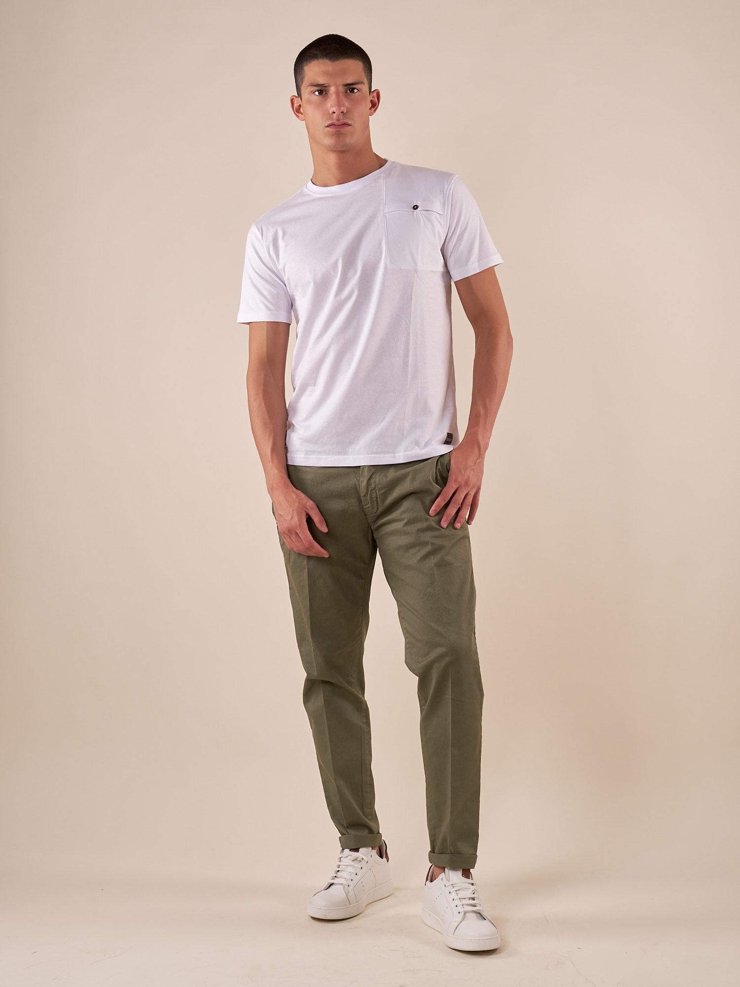 T-shirt Uomo manica corta in Cotone 100% con taschino e bottone. BAM5451 BIANCO BACI & ABBRACCI 
