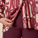 Blusa Donna Curvy fantasia con scollo a V e dettaglio sovrapposto. F876YBFVIRGIE AMARONE Lizalù 