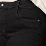Pantalone Donna Curvy in Cotone Jeansato a Zampa con Effetto Push-Up e Cinque Tasche. F883YBFLZ1030 NERO Lizalù 