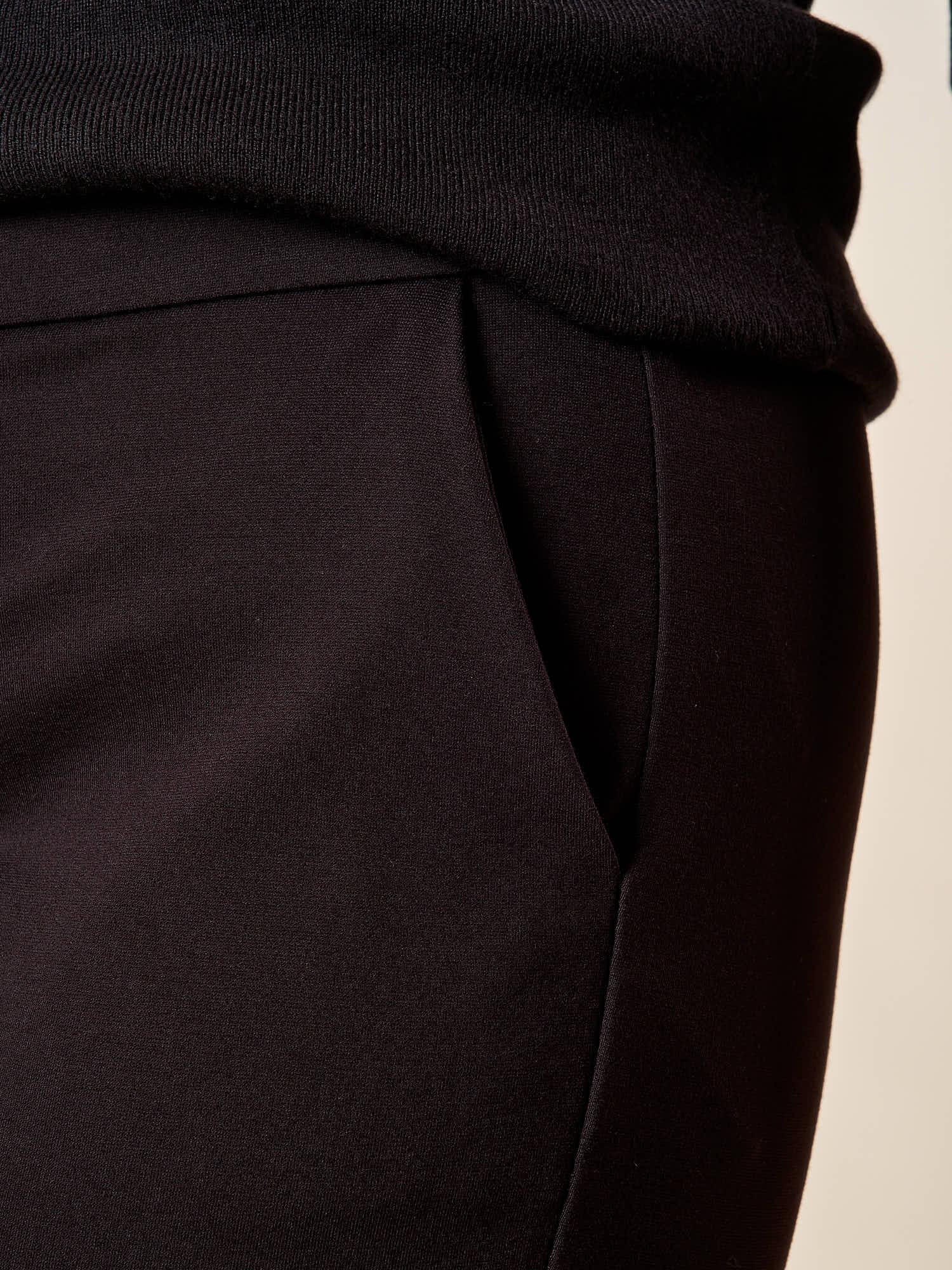 Pantalone Donna Curvy in Punto Milano  Modello Zampetta alla Caviglia con Tasca America. F646YBFFABIA NERO Lizalù 