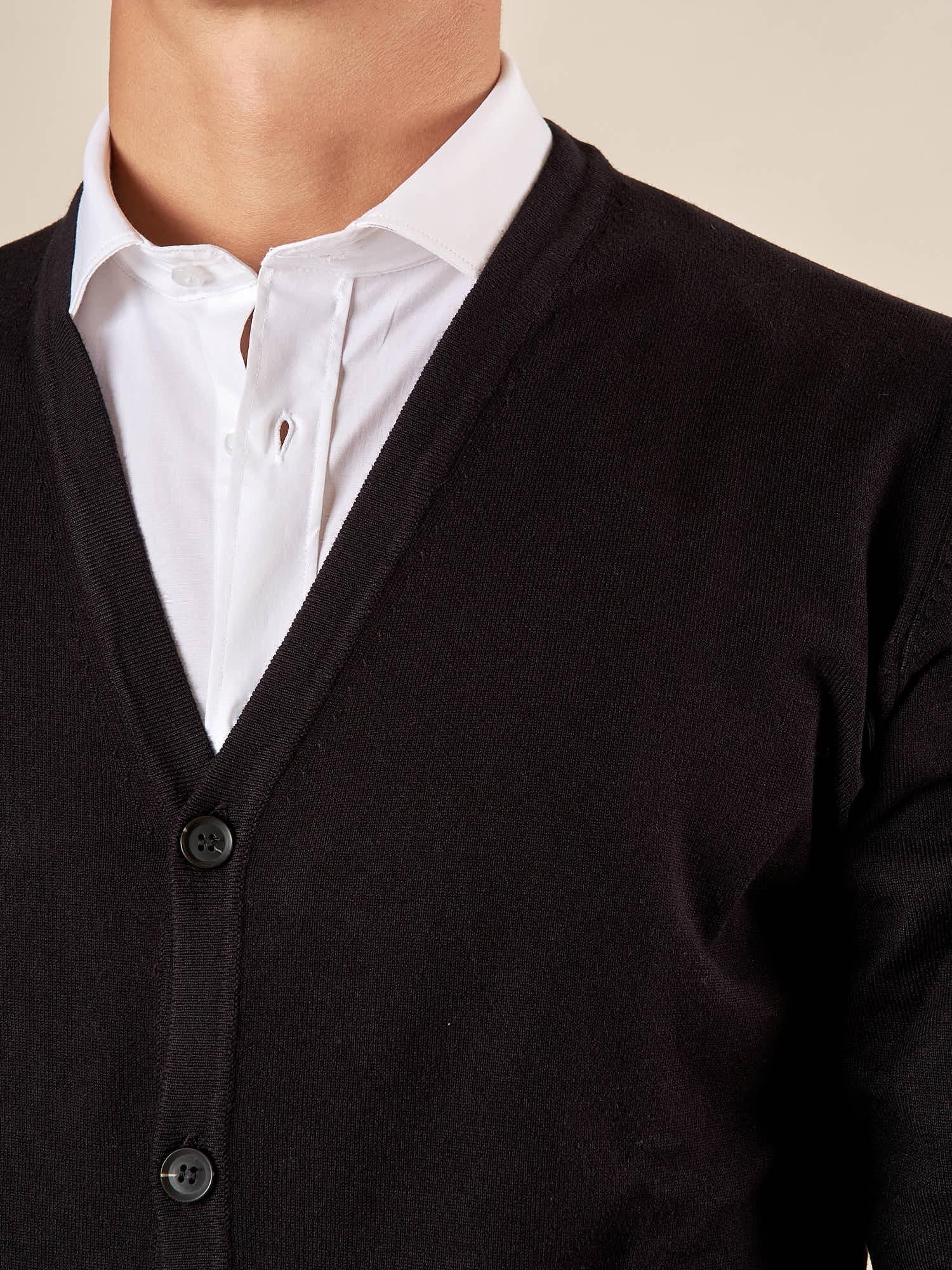 Cardigan Uomo manica lunga in misto viscosa. Eleganza rilassata e comfort naturale. CON/3005900 BLACK CONFAB 