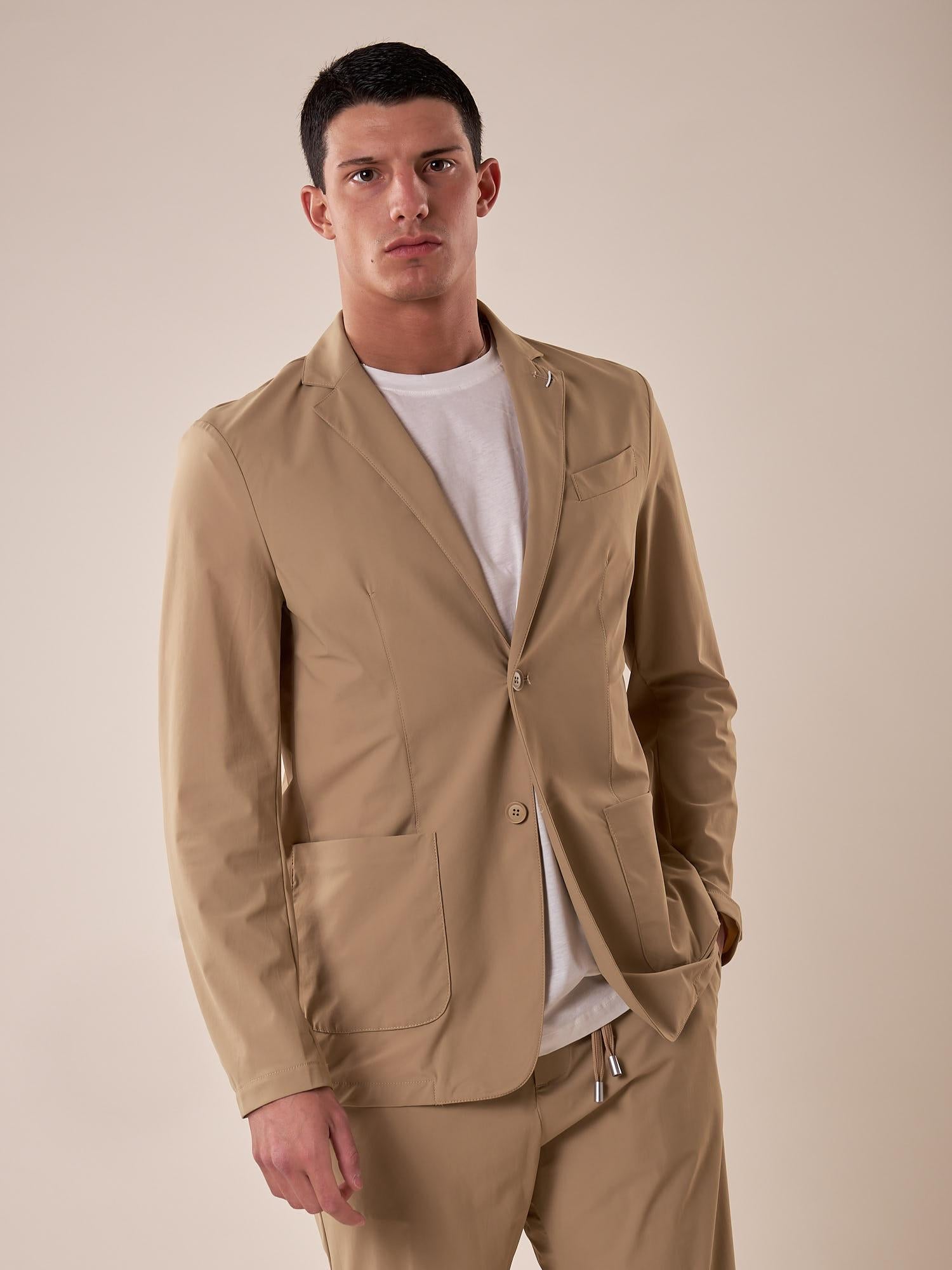 Giacca uomo tessuto tecnico stretch due bottoni tasca a toppe. OC1S2S5G01 BEIGE OVER-D Uomo 