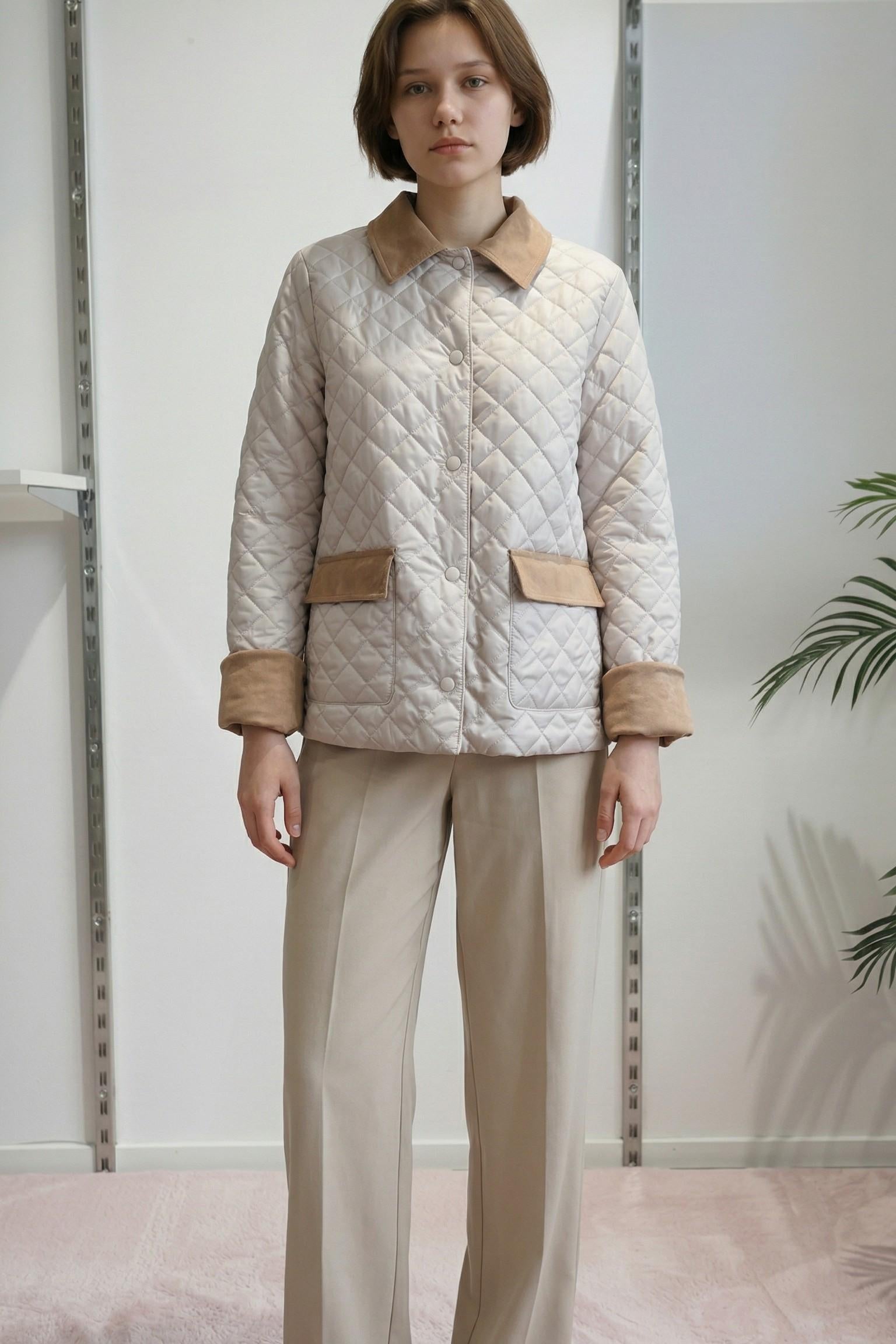 Spiller corto da donna bicolore trapuntato con collo e tasche. SAMARA BEIGE METEORE 