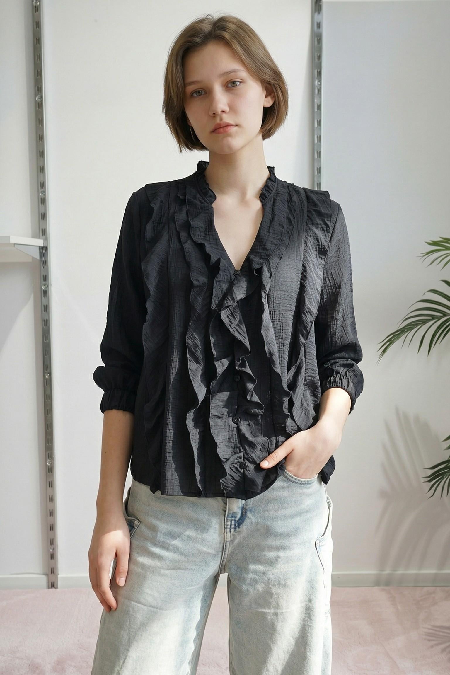 Camicia da donna a maniche lunghe con rouches PG120M NERO EXTASY 