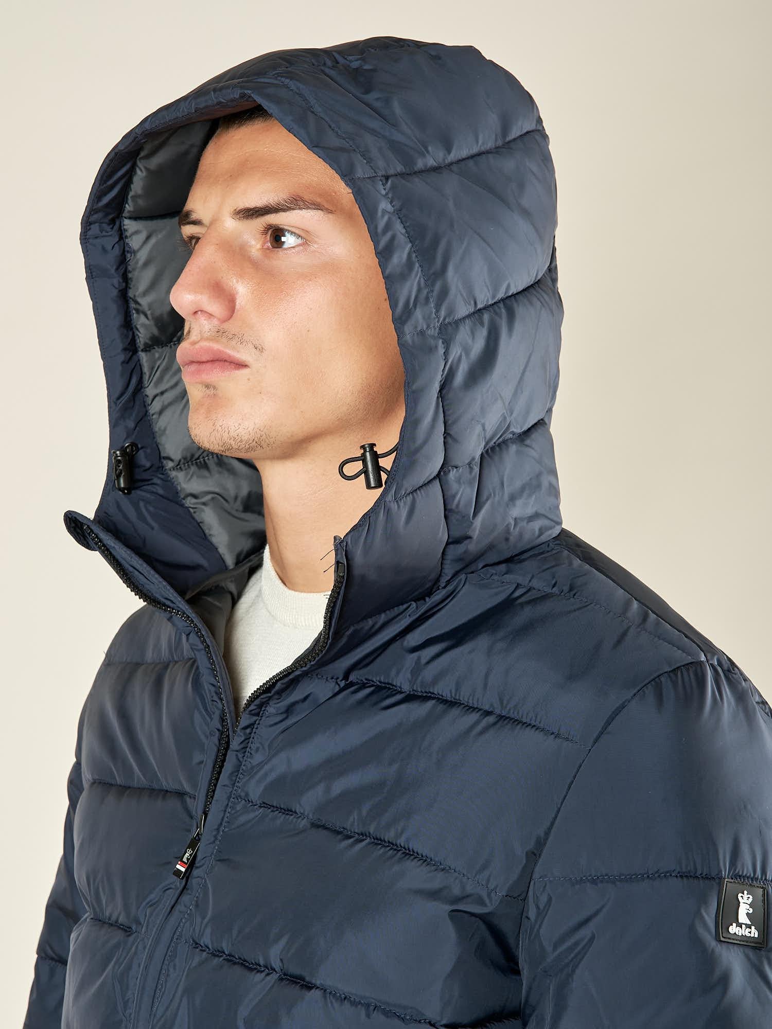 Giubbino Uomo Trapuntato con Cappuccio. Protezione, Stile e Comfort per lInverno. DM8580 BLU DATCH 