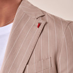 Abito tessuto gessato elasticizzato tasca toppe due spacchetti uomo. CARAIBI BEIGE MULISH 
