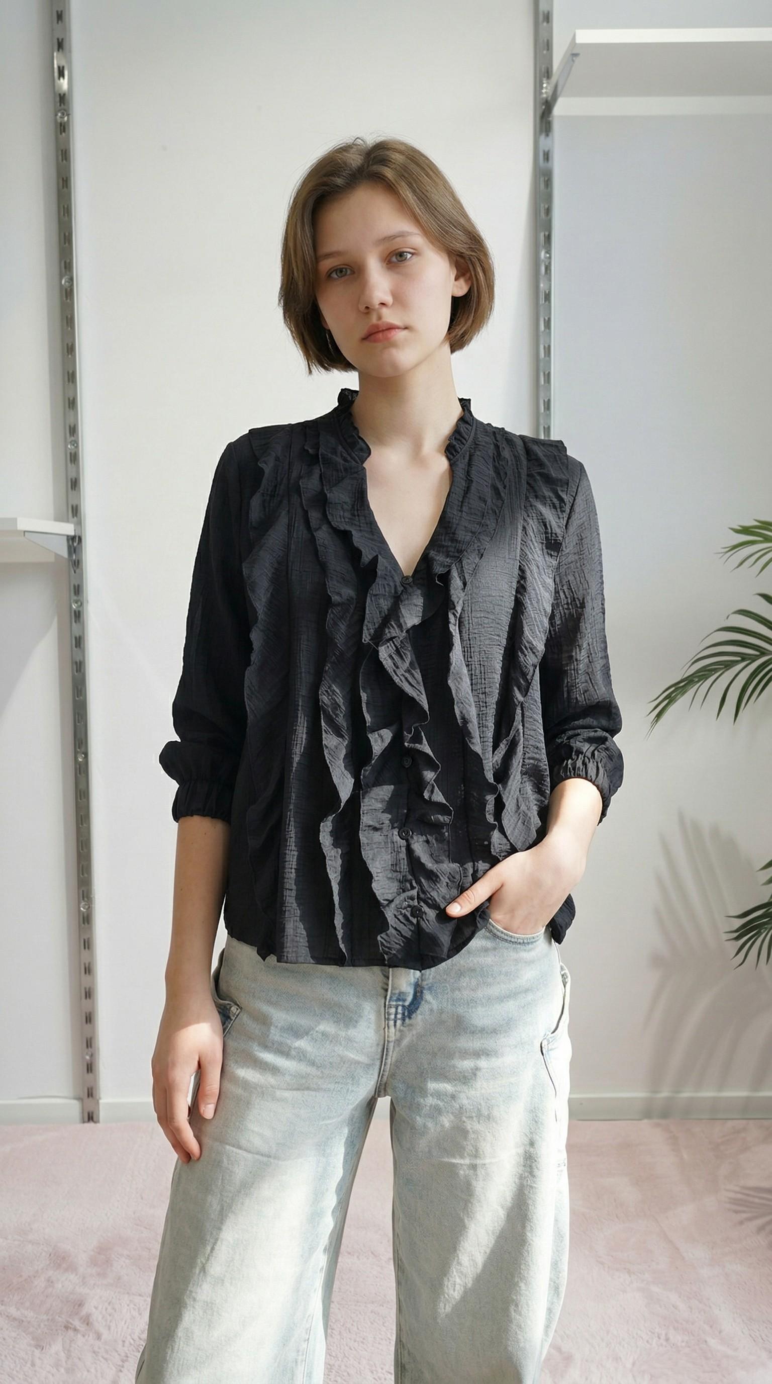 Camicia da donna a maniche lunghe con rouches PG120M NERO EXTASY Donna 